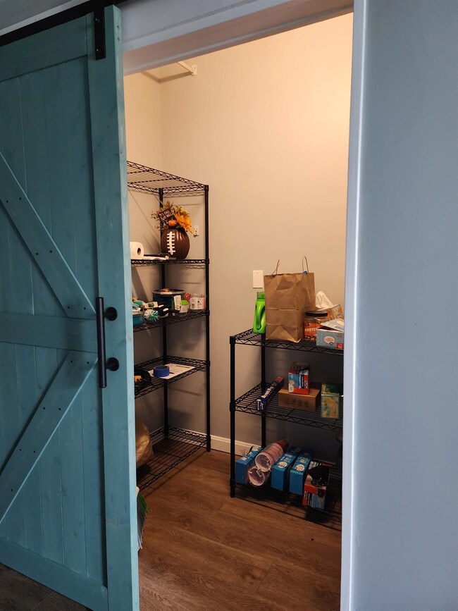 Emerson Mills unit M19, Pembroke, NH 03275 - photo 7