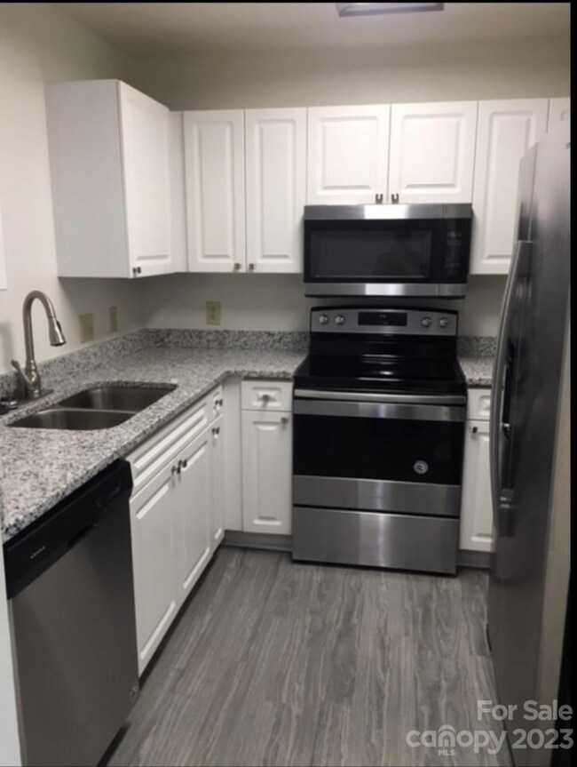 36 Hamiltons Harbor Dr unit 720, Clover, SC 29710 - photo 6