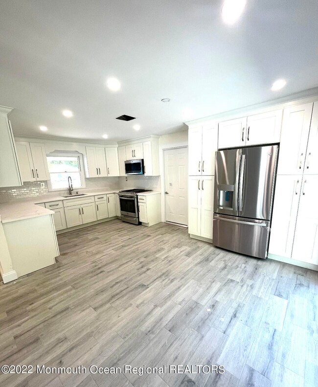 67 Warren Dr, Matawan, NJ 07747 - photo 2