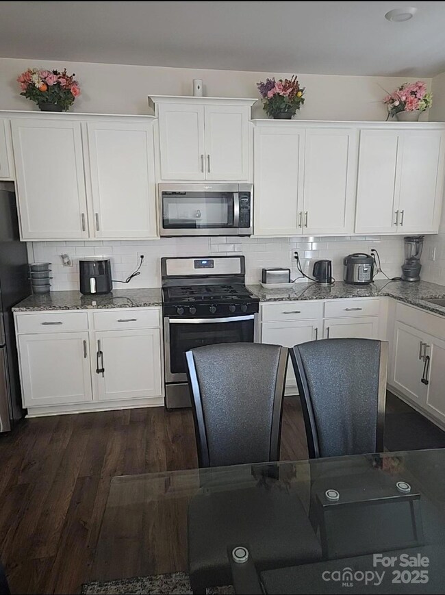 324 Gaines Rd, Clover, SC 29710 - photo 3