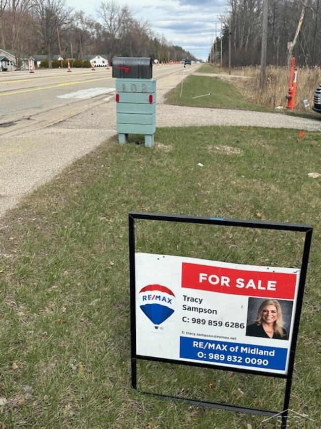 102 E Isabella Rd, Midland, MI 48640 - photo 5