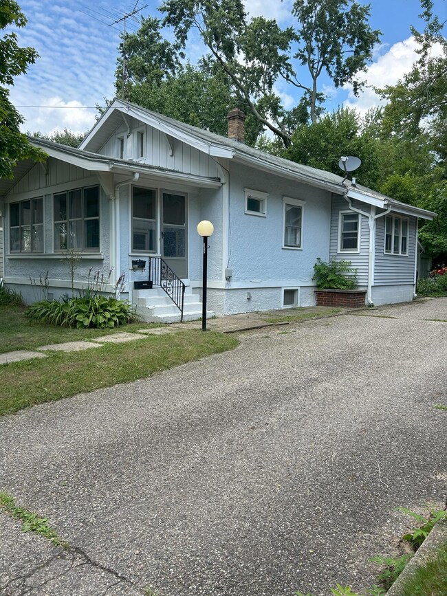 Front side 2
