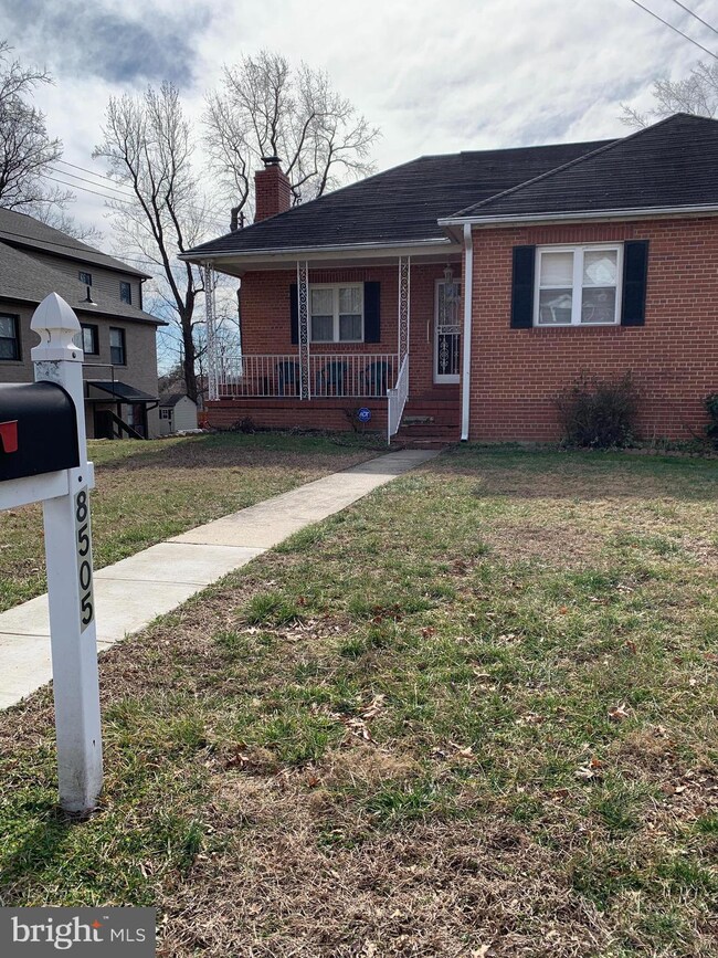 8505 Dunbar Ave, Hyattsville, MD 20785 - photo 4