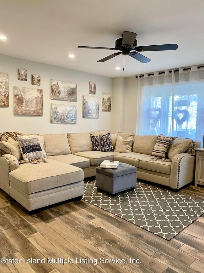 270 Malvine Ave, Staten Island, NY 10309 - photo 4