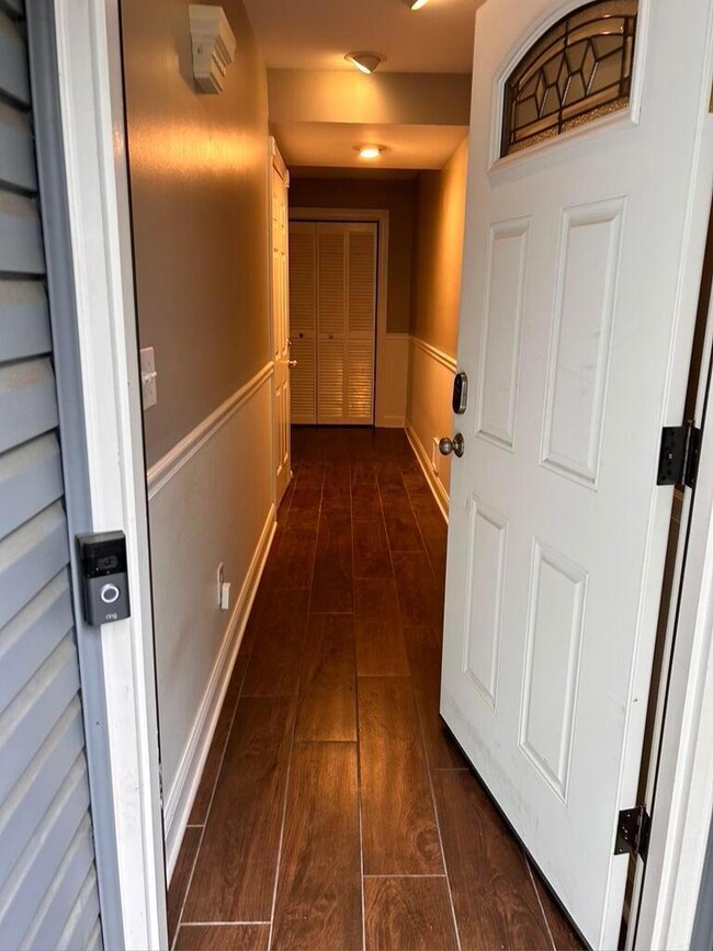 614 W 2nd Ave, Columbus, OH 43201 - photo 3