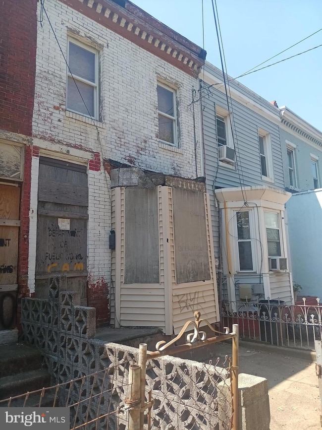 318 Clinton St, Camden, NJ 08103 - photo 4