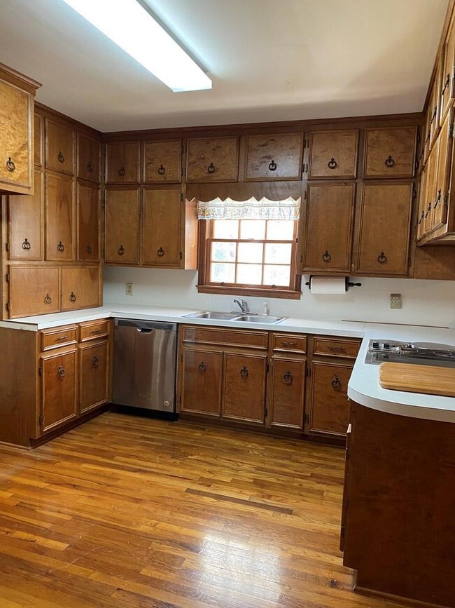 U-shape kitchen