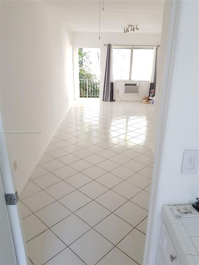1021 Michigan Ave unit 10, Miami Beach, FL 33139 - photo 2