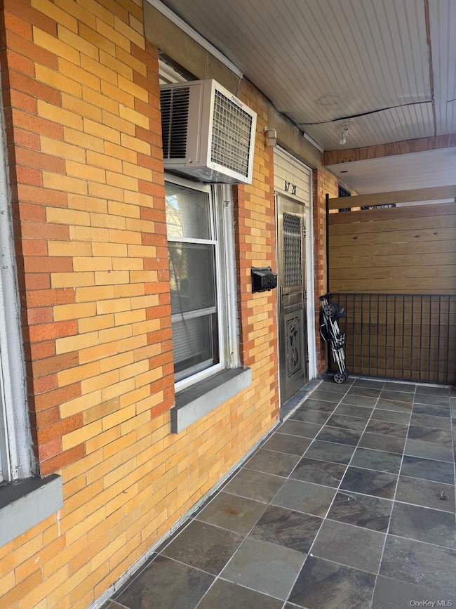 87-28 86th St, Jamaica, NY 11421 - photo 3