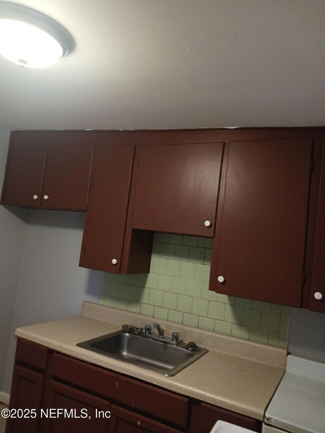 1145 W 25th St unit 4, Jacksonville, FL 32209 - photo 5