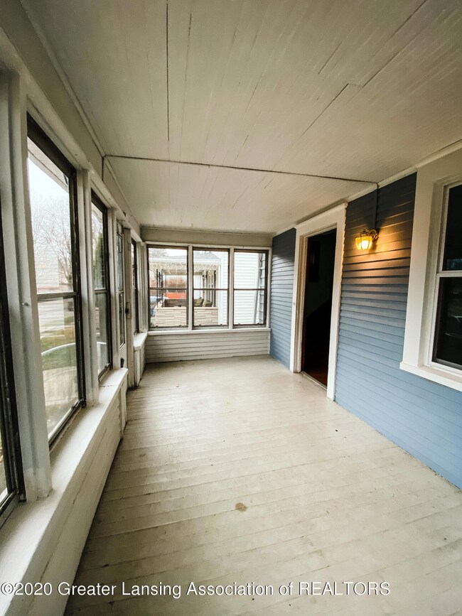 1235 Mechanic St, Lansing, MI 48912 - photo 3