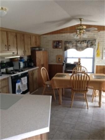 25 Crompton St, Acushnet, MA 02743 - photo 6