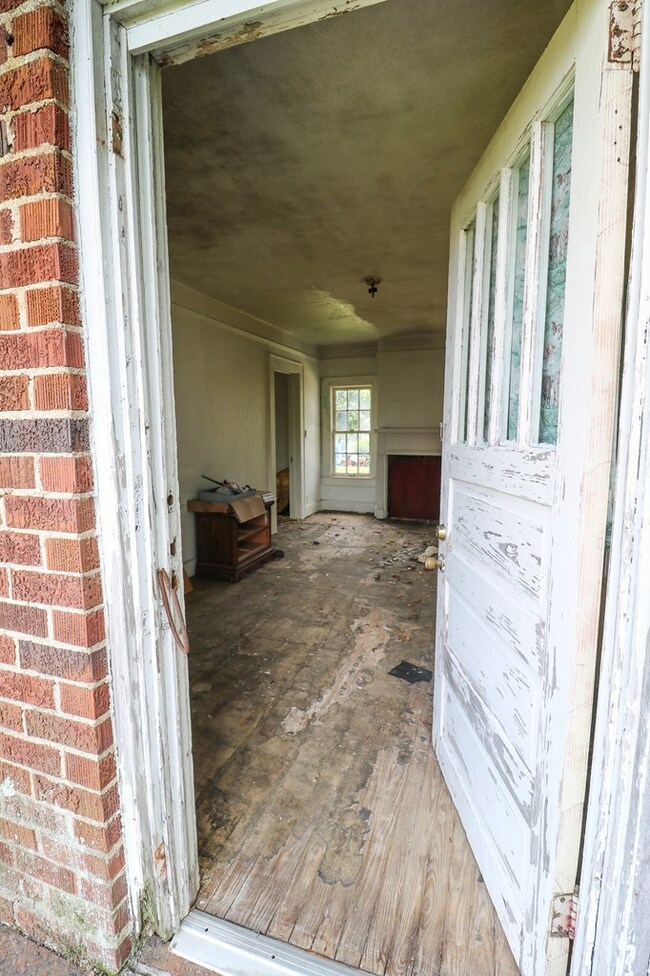 305 E 4th St, Donalsonville, GA 39845 - photo 4