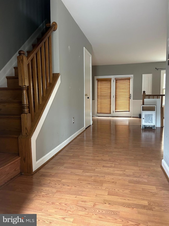 14618 Cambridge Cir, Laurel, MD 20707 - photo 2