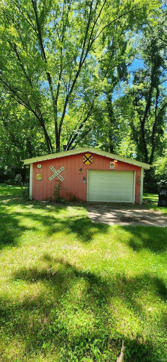 17867 Old Jamestown Rd, Florissant, MO 63034 - photo 5