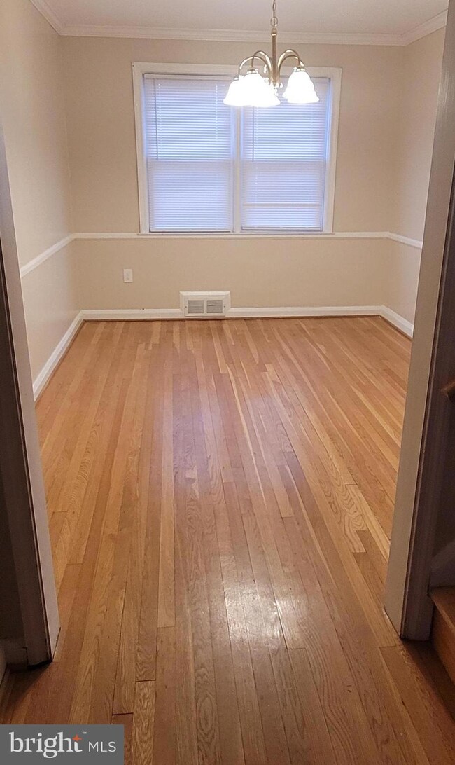 1277 Meridene Dr, Baltimore, MD 21239 - photo 4