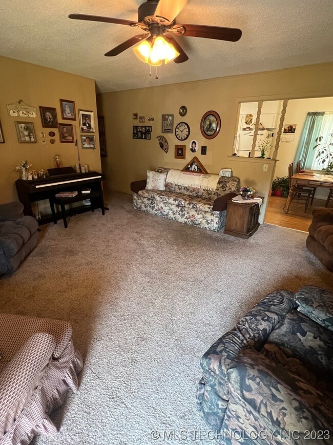 901 Cherokee St, Vian, OK 74962 - photo 2