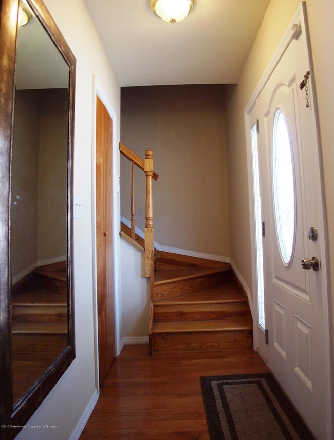 (2) Entry Foyer