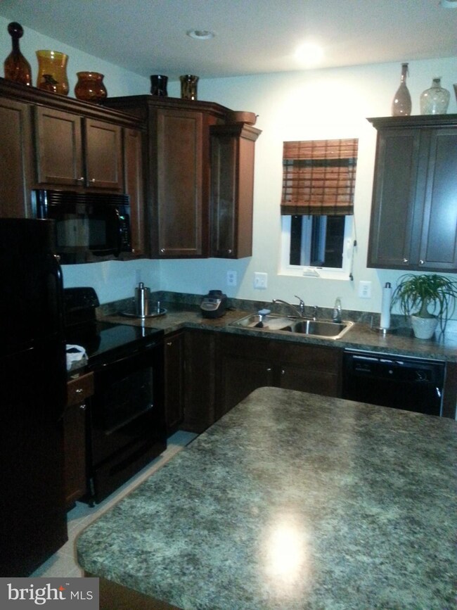 11805 Tower Hamlets Place, Waldorf, MD 20602 - photo 2