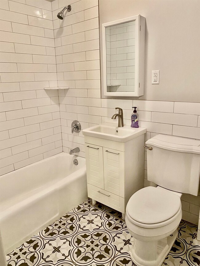 356 Liberty Ave unit duplex, Jersey City, NJ 07307 - photo 3