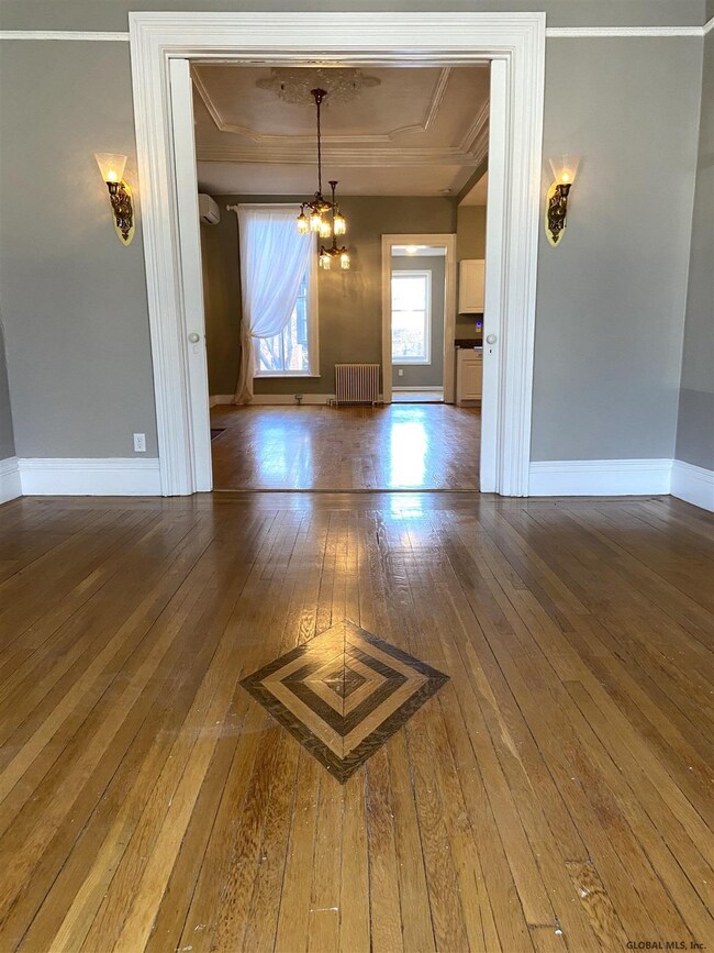 130 Chestnut St, Albany, NY 12210 - photo 4