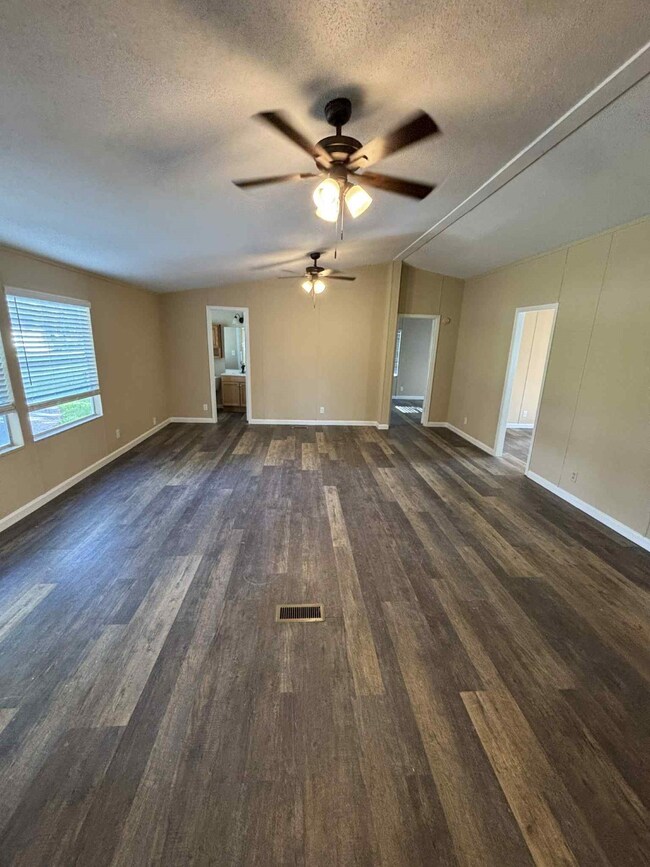 19905 Hastings Cir unit 19, Alvin, TX 77511 - photo 6