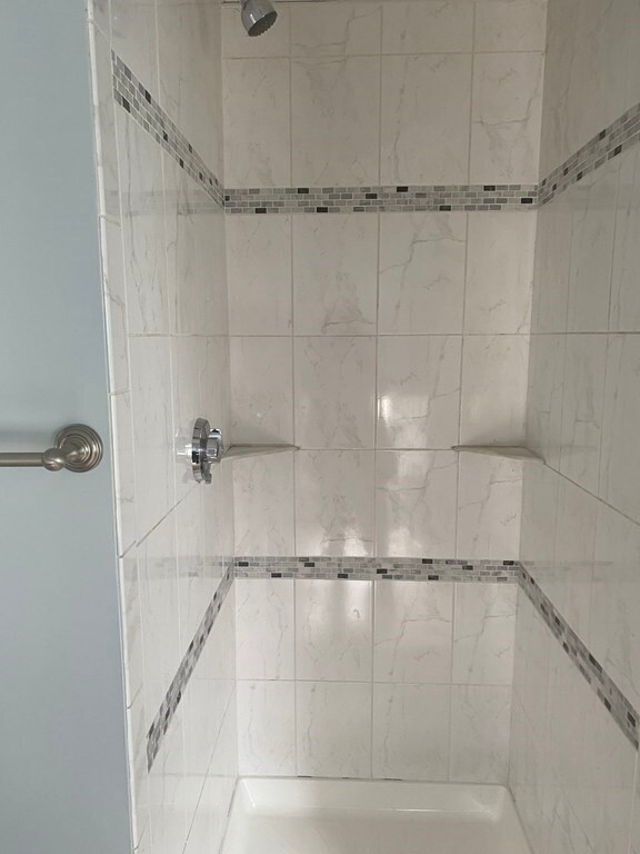 31 Hanover St unit 3, Fall River, MA 02720 - photo 5