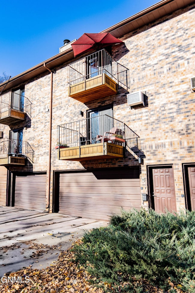 403 11th Ave S unit 2, Fargo, ND 58103 - photo 5