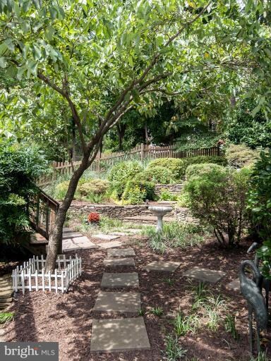 6817 Stoneybrooke Ln, Alexandria, VA 22306 - photo 5