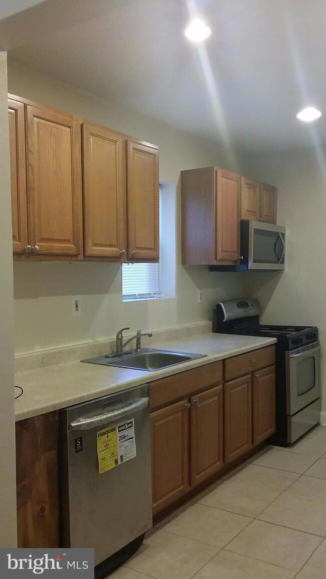 3805 Flowerton Rd, Baltimore, MD 21229 - photo 3