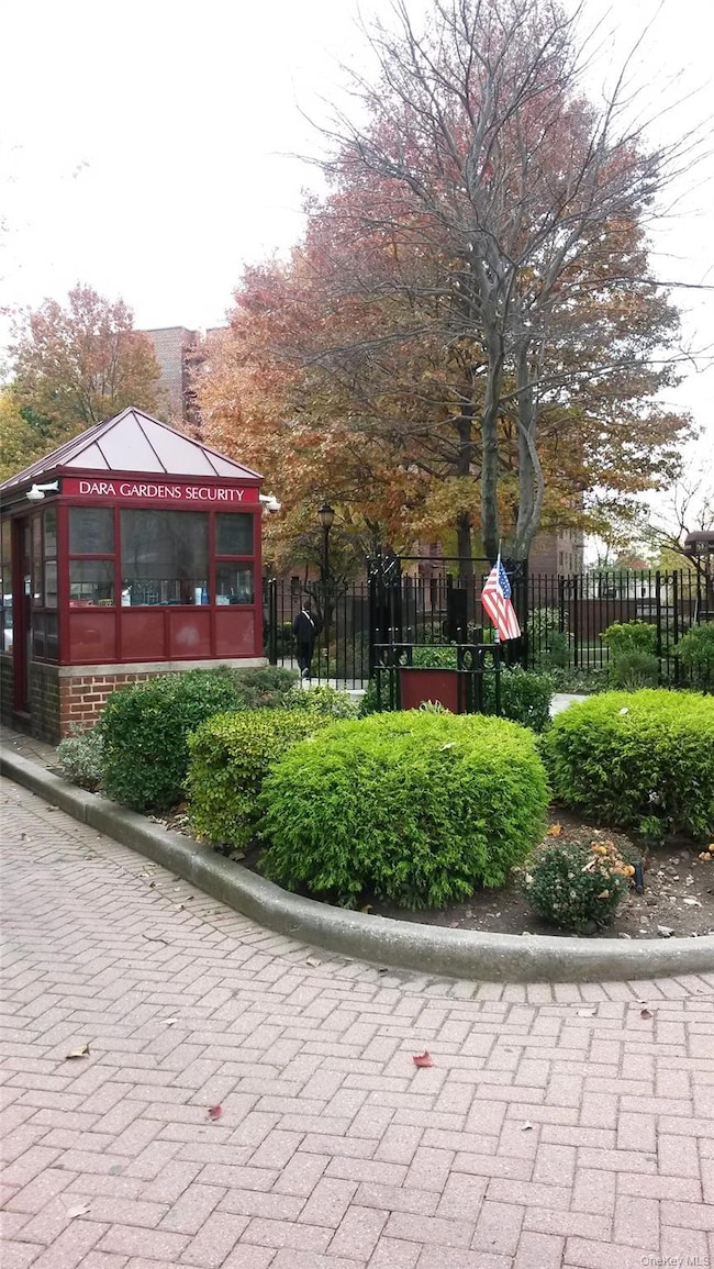 150-29 72nd Dr unit 3L, Flushing, NY 11367 - photo 2