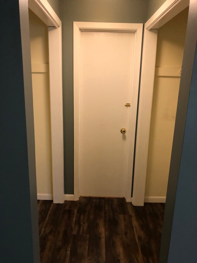 1912 Jethro Ave, Zion, IL 60099 - photo 5