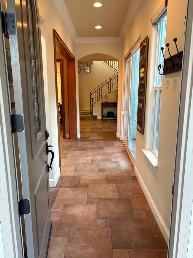 1682 N Dutch Ave, Clovis, CA 93619 - photo 3