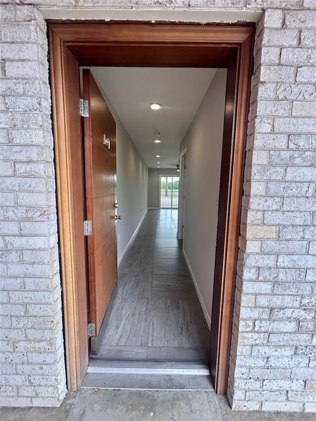 Corridor with baseboards