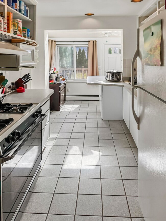 24 Grand Ave unit 24, Nashua, NH 03060 - photo 6