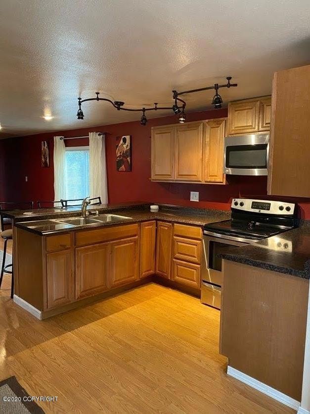 204 E Rezanof Dr, Kodiak, AK 99615 - photo 2