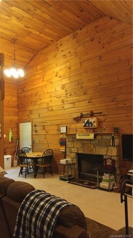 Fabulous high vaulted ceiling