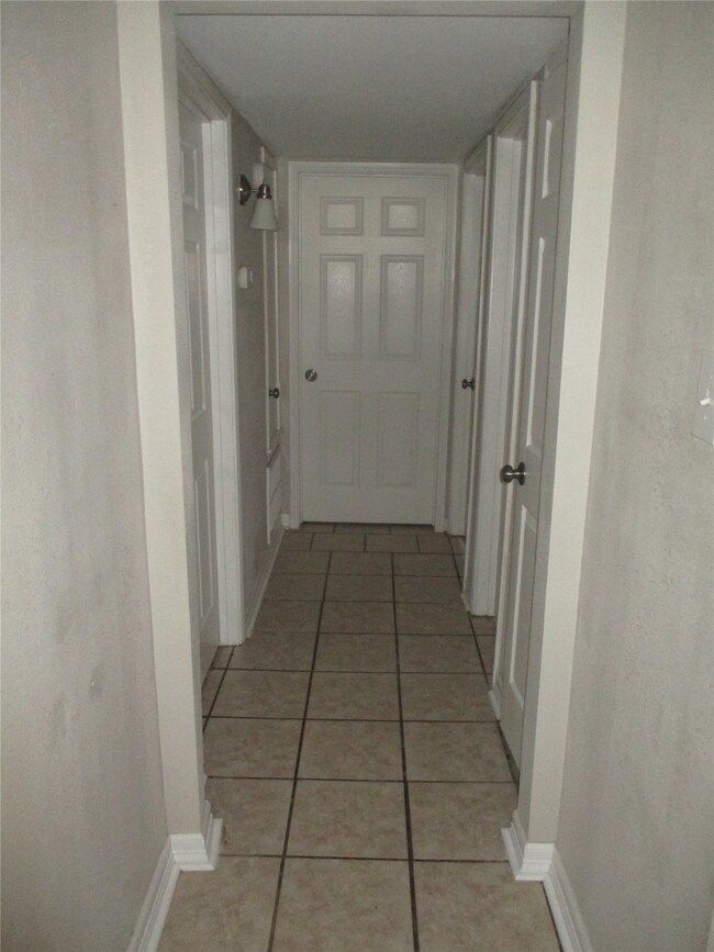 10135 Whitebrook Dr, Houston, TX 77038 - photo 6