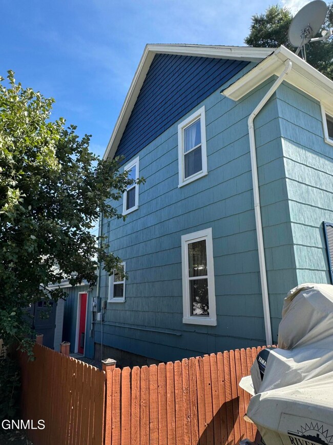 210 4th St NW, Mandan, ND 58554 - photo 6