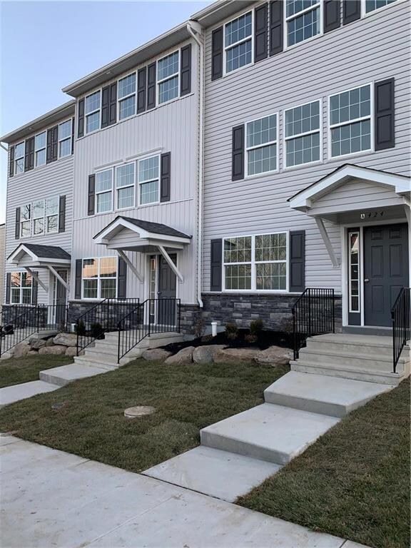 424 Union St unit B, Nazareth, PA 18064 - photo 2