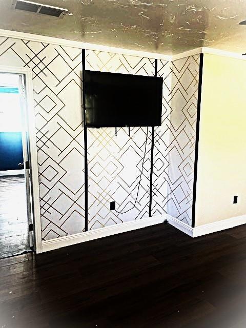 Details with hardwood / wood-style floors