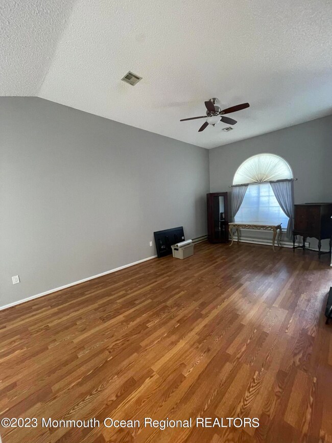 DD406913-F5A3-4654-8834-C9992FCD12D0