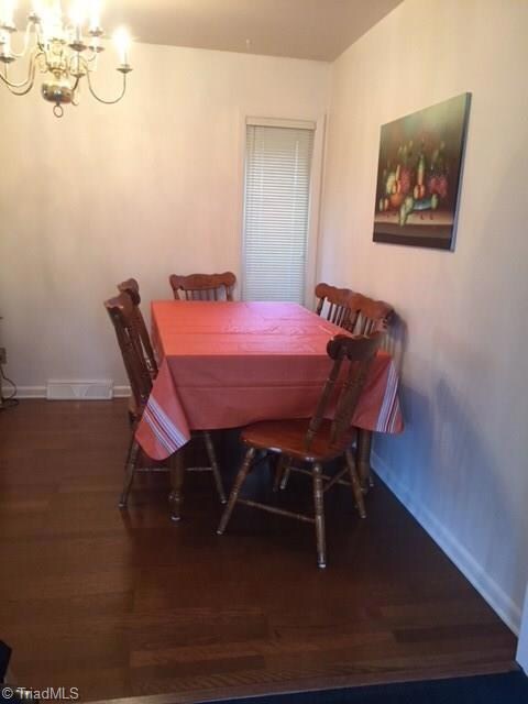 2405 Shelia Dr, Greensboro, NC 27406 - photo 2