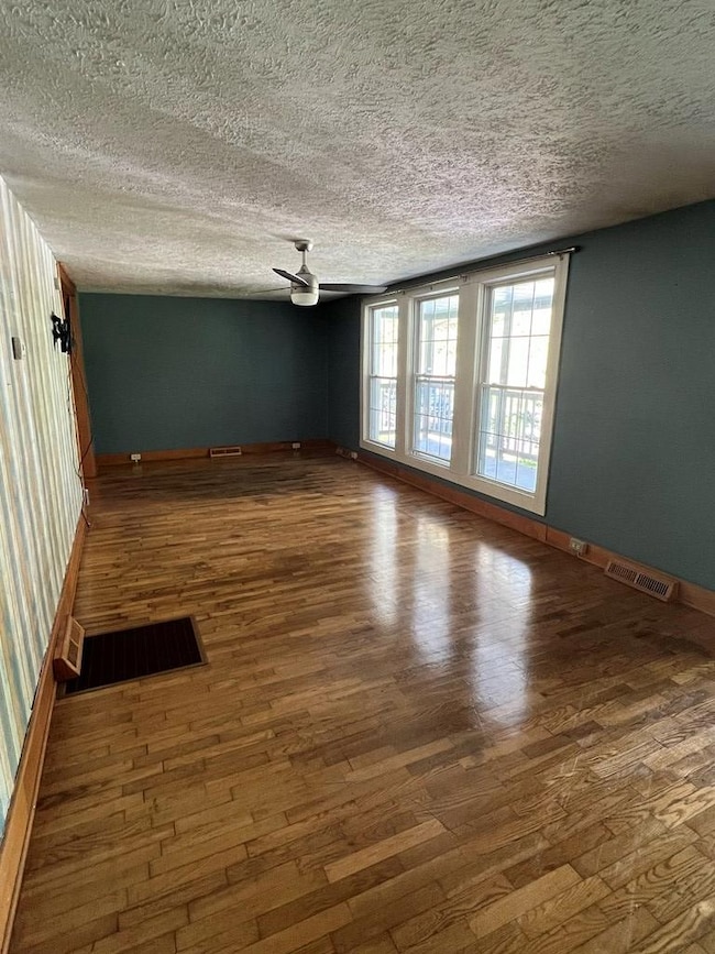 1364 Saint Clairs Creek Rd, Chilhowie, VA 24319 - photo 5