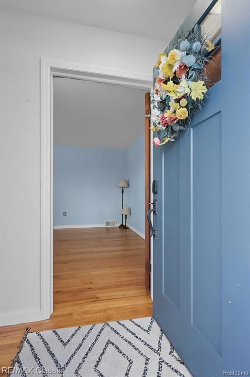 Entrance foyer wood floors