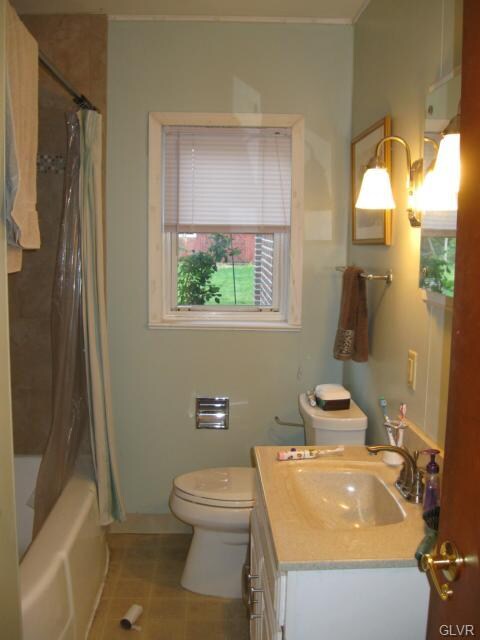 3224 Aberdeen Cir, Allentown, PA 18104 - photo 7