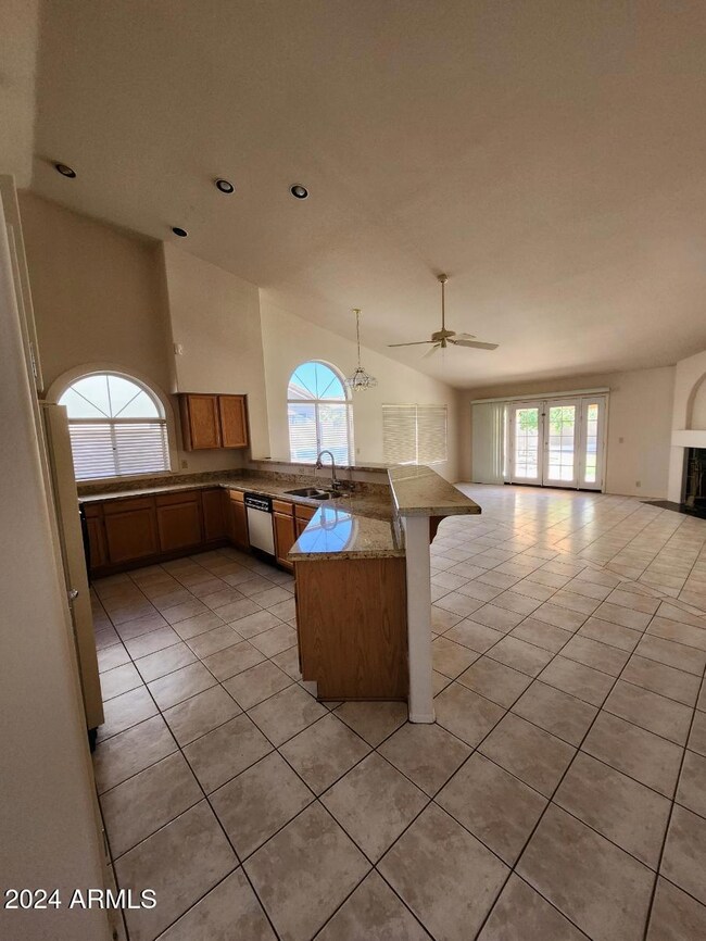 3853 W Calle Lejos, Glendale, AZ 85310 - photo 6