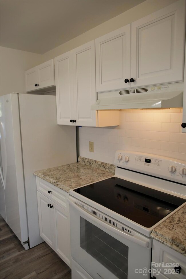 7909 Carmel Rd, Charlotte, NC 28226 - photo 5