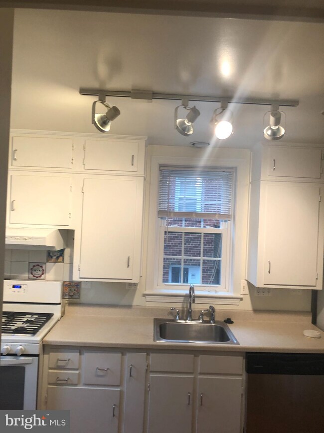 4629 Rockwood Pkwy NW, Washington, DC 20016 - photo 3