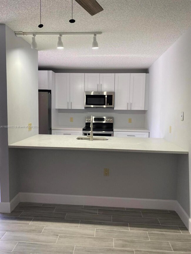 2001 20th Way, West Palm Beach, FL 33407 - photo 4